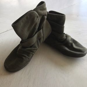 GUC Canvas Booties